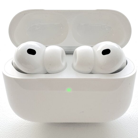 NWT (Open Box) Apple AirPods Pro 3 - Model A30632 + 2 cases, 4 Extra Ear Tips - Picture 3 of 16